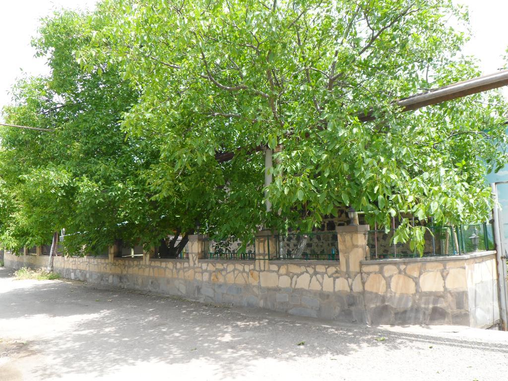 Guest House Nataly Yeghegnadzor Ngoại thất bức ảnh