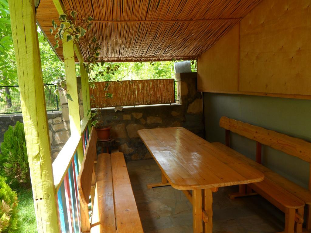 Guest House Nataly Yeghegnadzor Ngoại thất bức ảnh